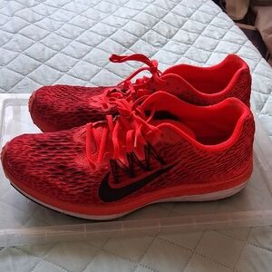 Nike Running Men's Size 13 Shoes Red Athletic Shoes Zoom Winflo 5